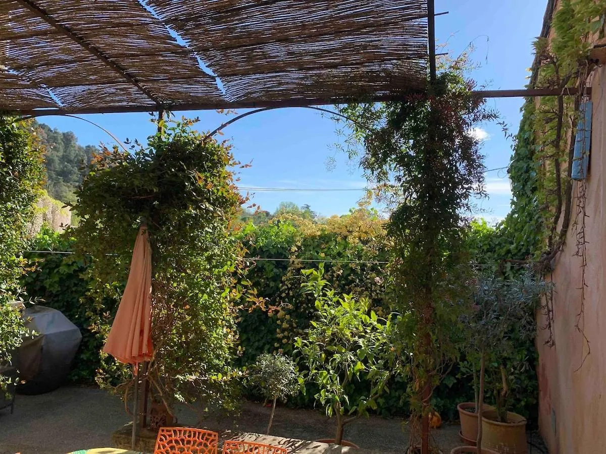 Villa Air-Conditioned Village House In Luberon Robion en Luberon