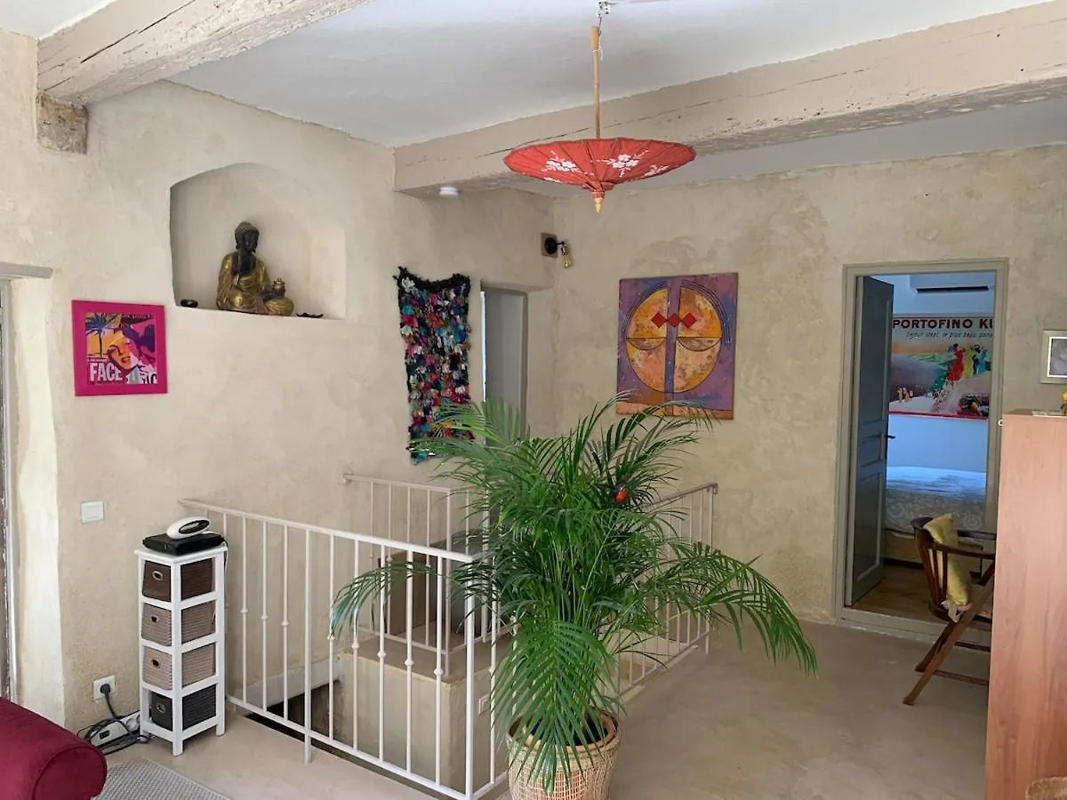 Air-Conditioned Village House In Luberon Robion en Luberon 0*,  France