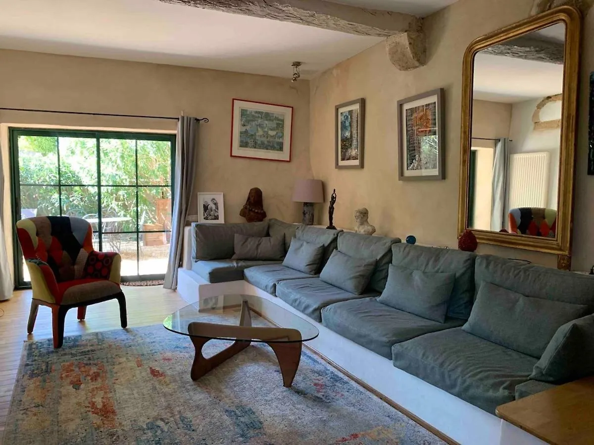 Air-Conditioned Village House In Luberon Robion en Luberon