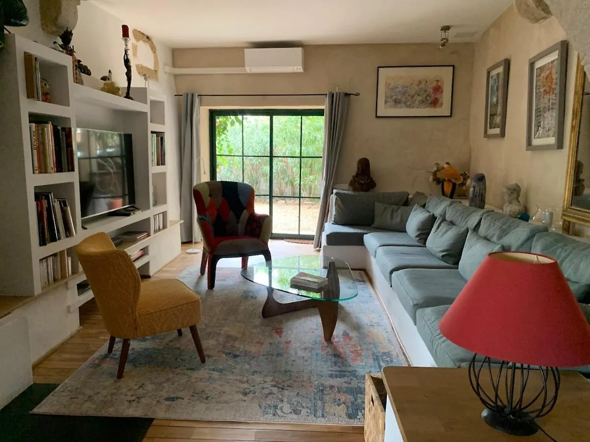 Villa Air-Conditioned Village House In Luberon Robion en Luberon