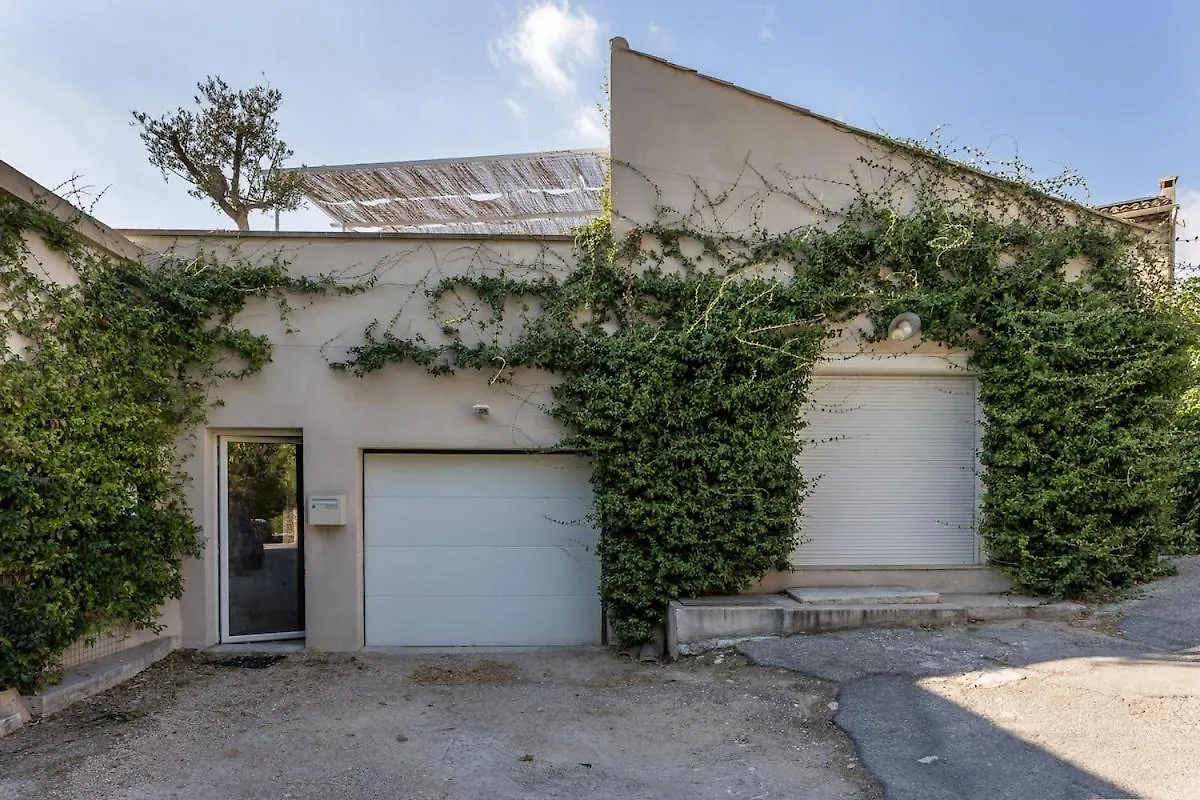 Air-Conditioned Village House In Luberon Robion en Luberon