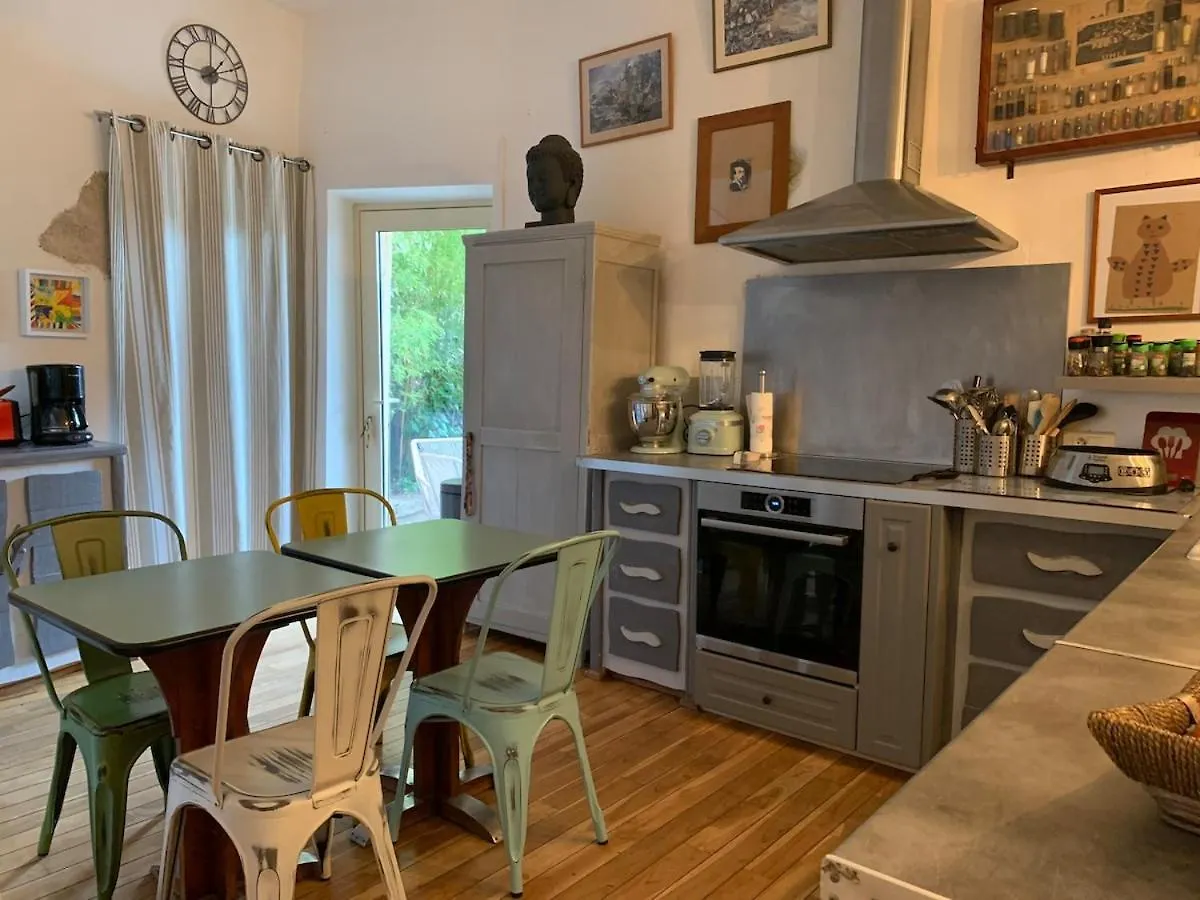 Air-Conditioned Village House In Luberon Robion en Luberon