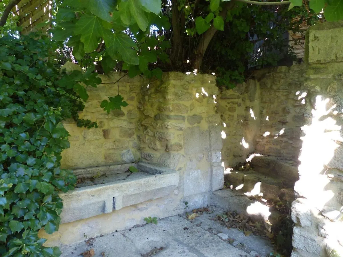 Air-Conditioned Village House In Luberon Robion en Luberon Villa